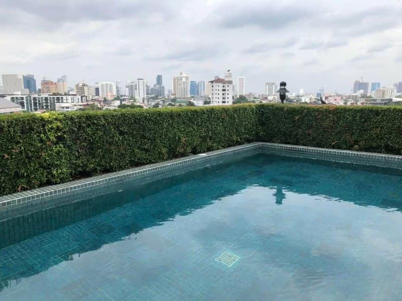 1 Bedroom Condo