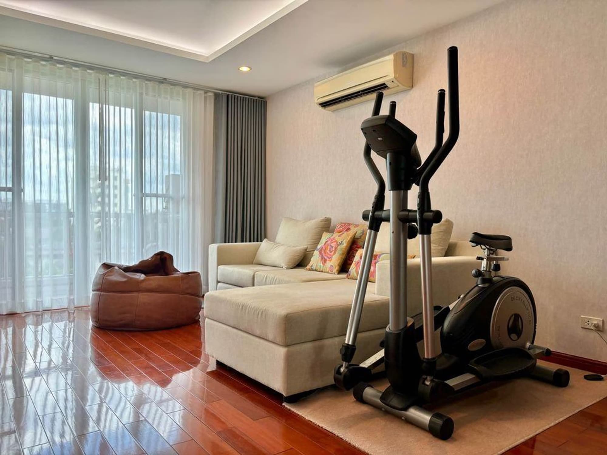 2 Bed Condo for Sale in Bang Kapi - Image 4