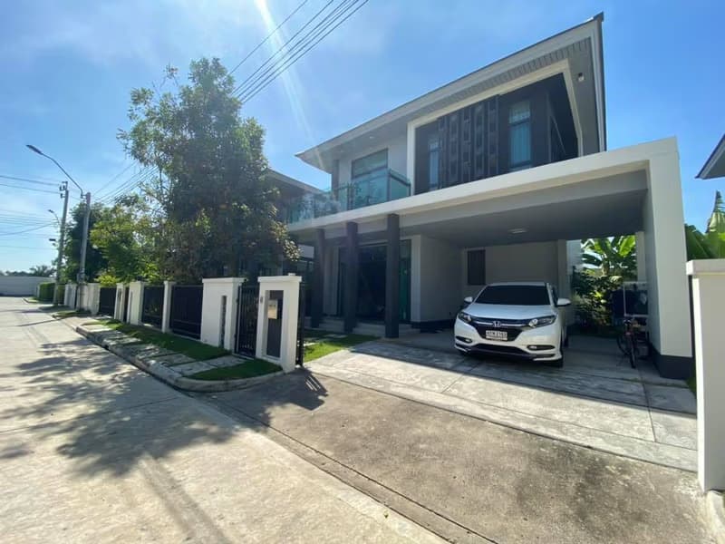 4 Bed House for Sale in Prawet