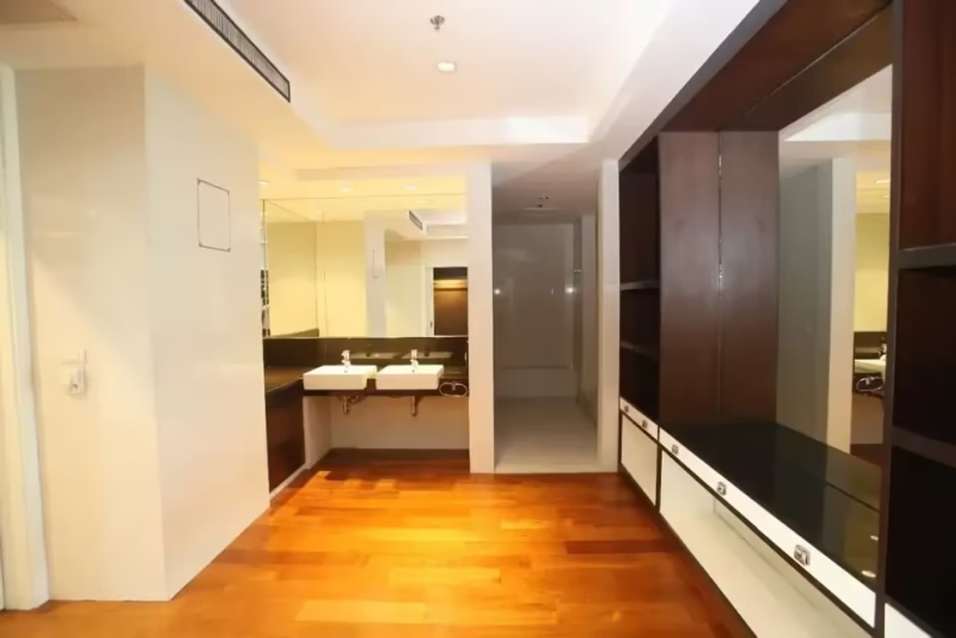 4 Bedroom Condo - Image 6