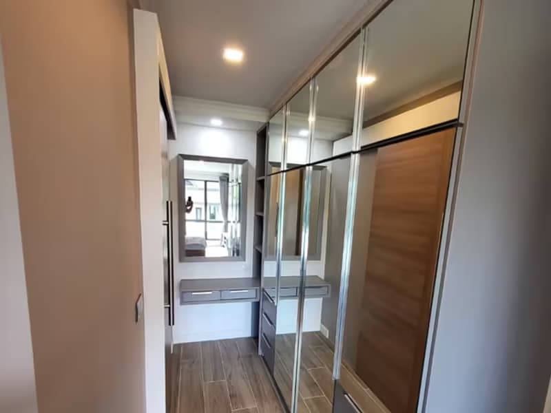 1 Bedroom Condo
