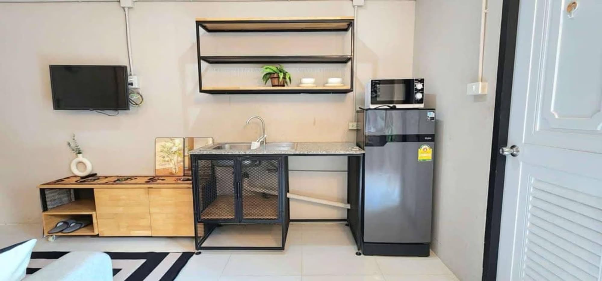 Studio Condo for Rent in Mueang Chiang Mai - Image 4