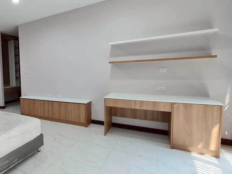 4 Bed House for Rent in Watthana