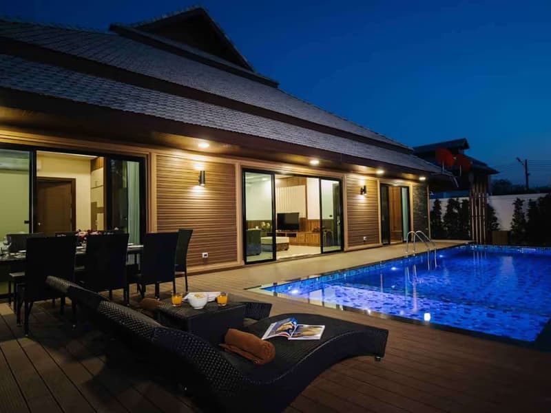 6 Bed House for Sale in Saraphi District