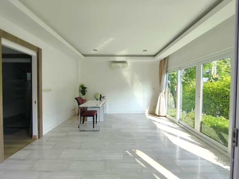 5 Bed House for Rent and Sale in Bang Kapi