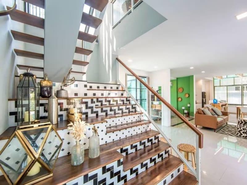6 Bed House for Rent and Sale in Hang Dong District