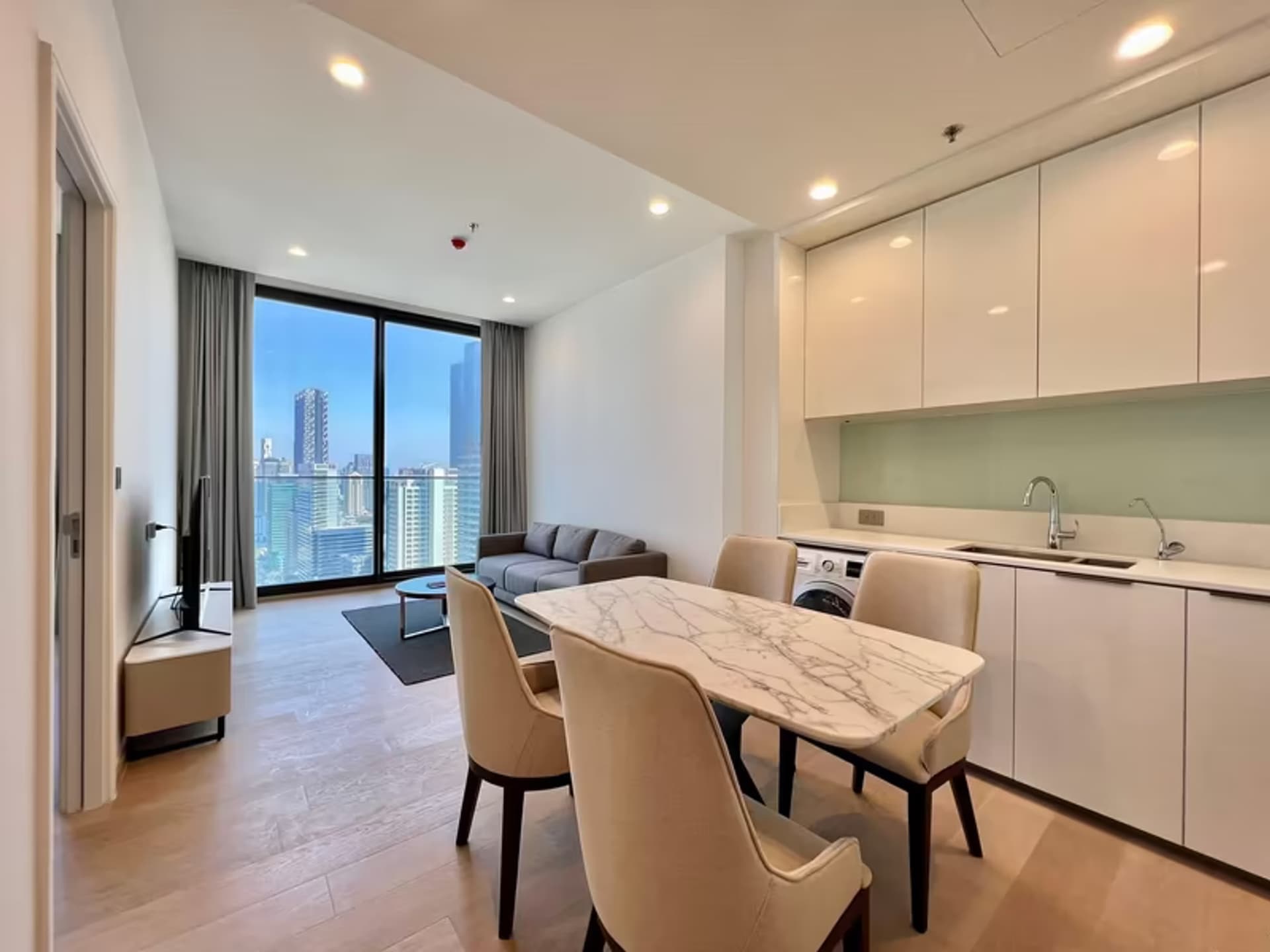 1 Bedroom Condo For Rent in Sathorn  - Image 3