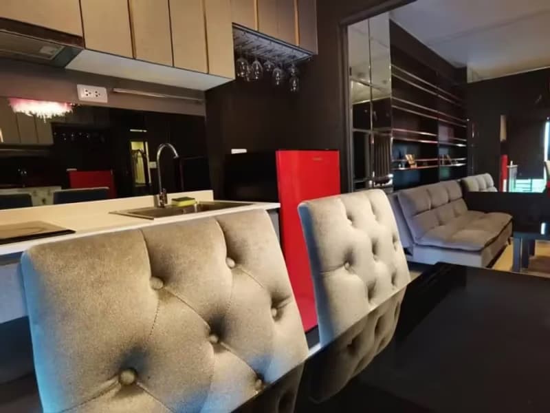 1 Bedroom Condo