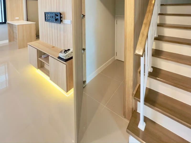 3 Bed House for Rent in Bang Phli