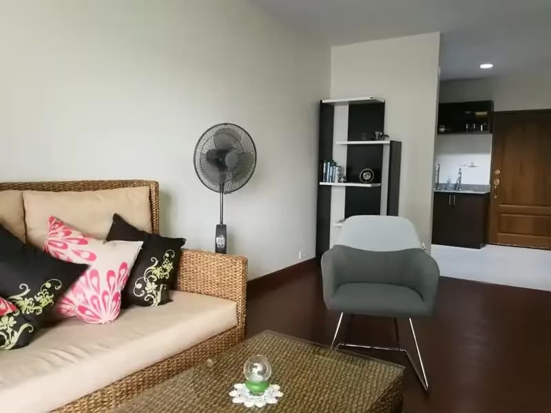 1 Bedroom Condo