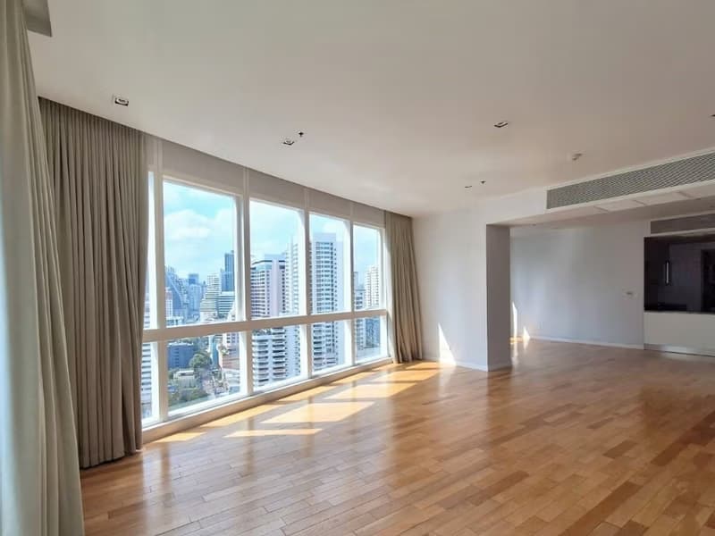 3 Bed Condo for Sale in Khlong Toei