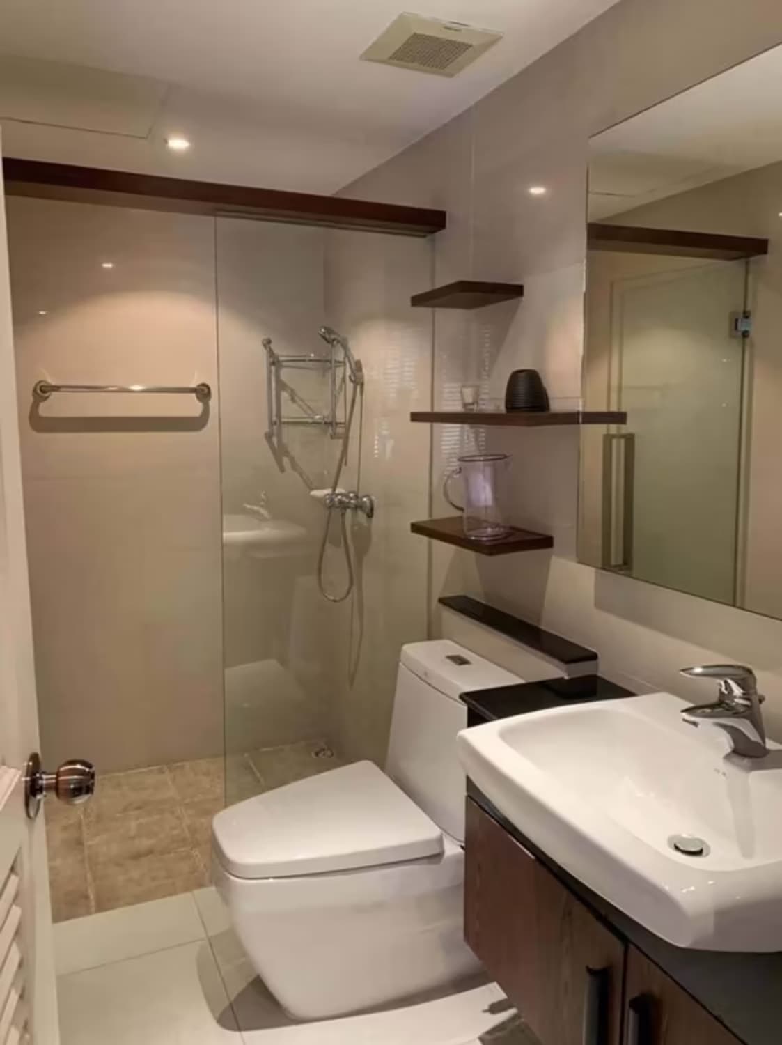 4 Bedroom House - Image 11