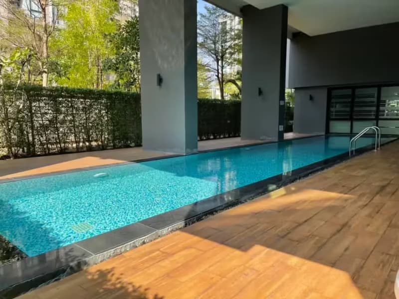 1 Bedroom Condo