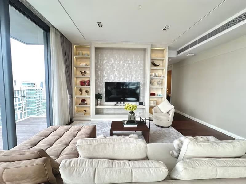 3 Bed Condo for Rent in Watthana