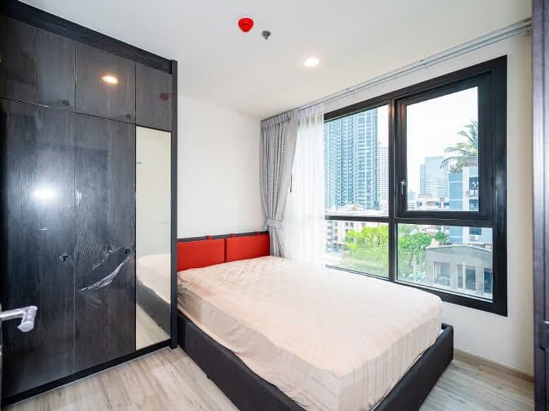 1 Bed Condo for Rent  Near Huai Khwang MRT