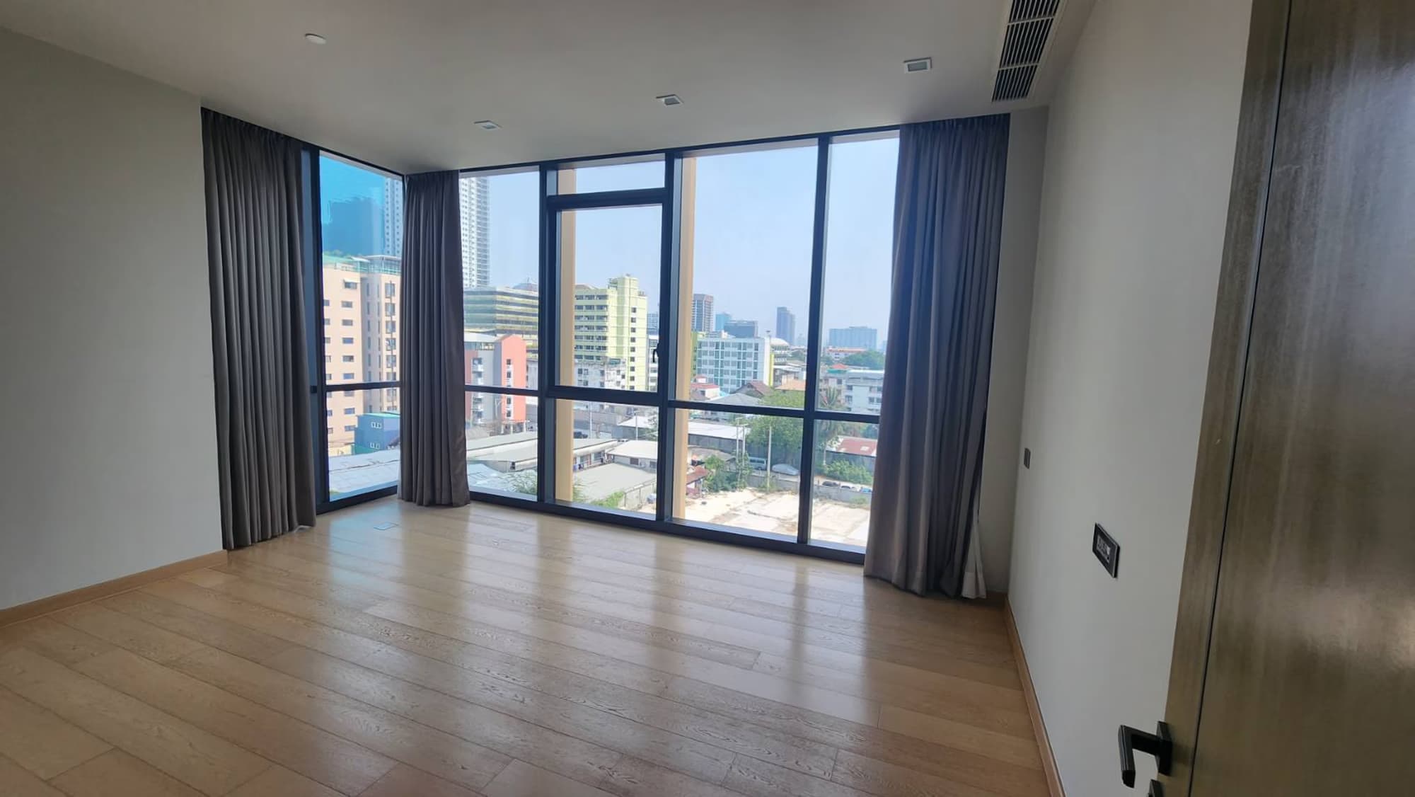 2 Bed Condo for Sale in Watthana - Image 1