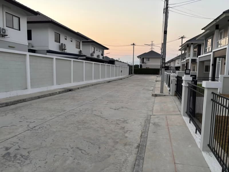 3 Bed House for Rent in San Kamphaeng