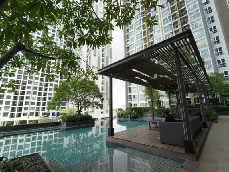 1 Bedroom Condo