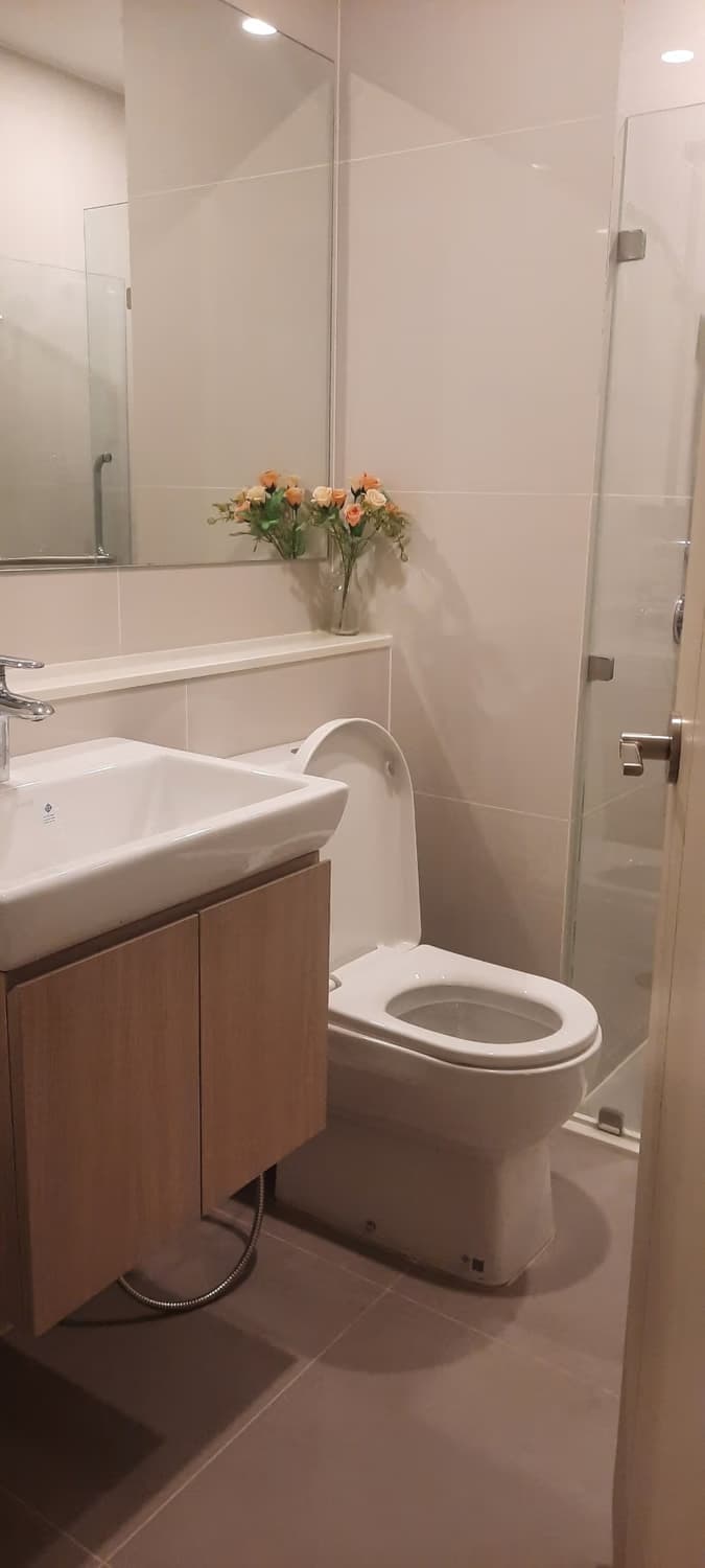 2 Bed Condo for Rent in Khlong Toei - Image 12