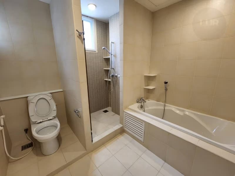 4 Bed House for Rent in Khlong Toei