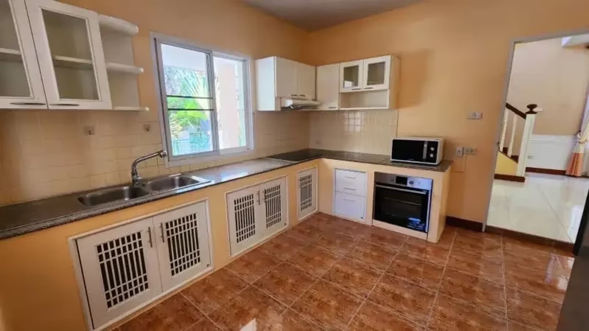 3 Bedroom House - Image 8