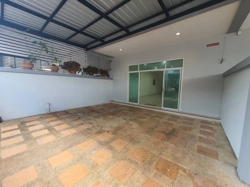 6 Bed Commercial for Rent and Sale in Yan Nawa