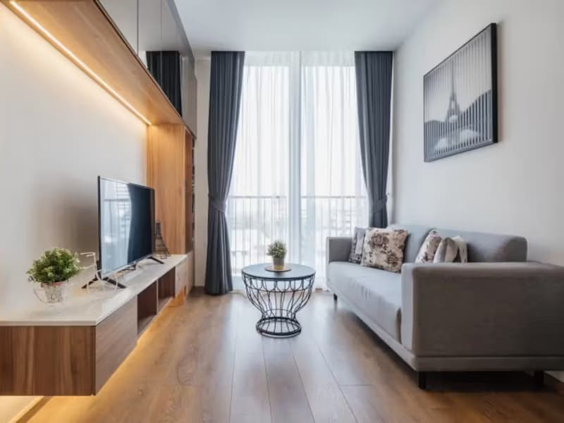 1 Bedroom Condo