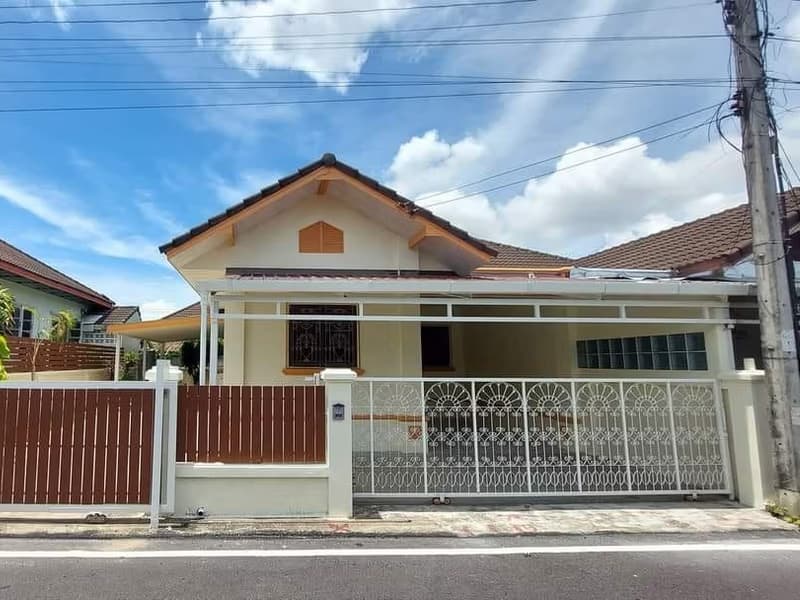 2 Bed House for Rent in San Sai District
