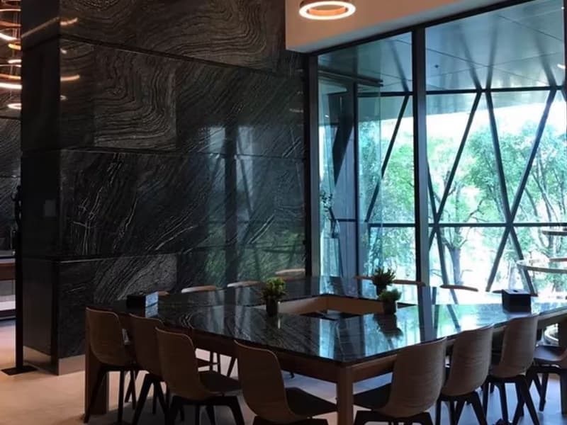 Whizdom Essence Sukhumvit 101