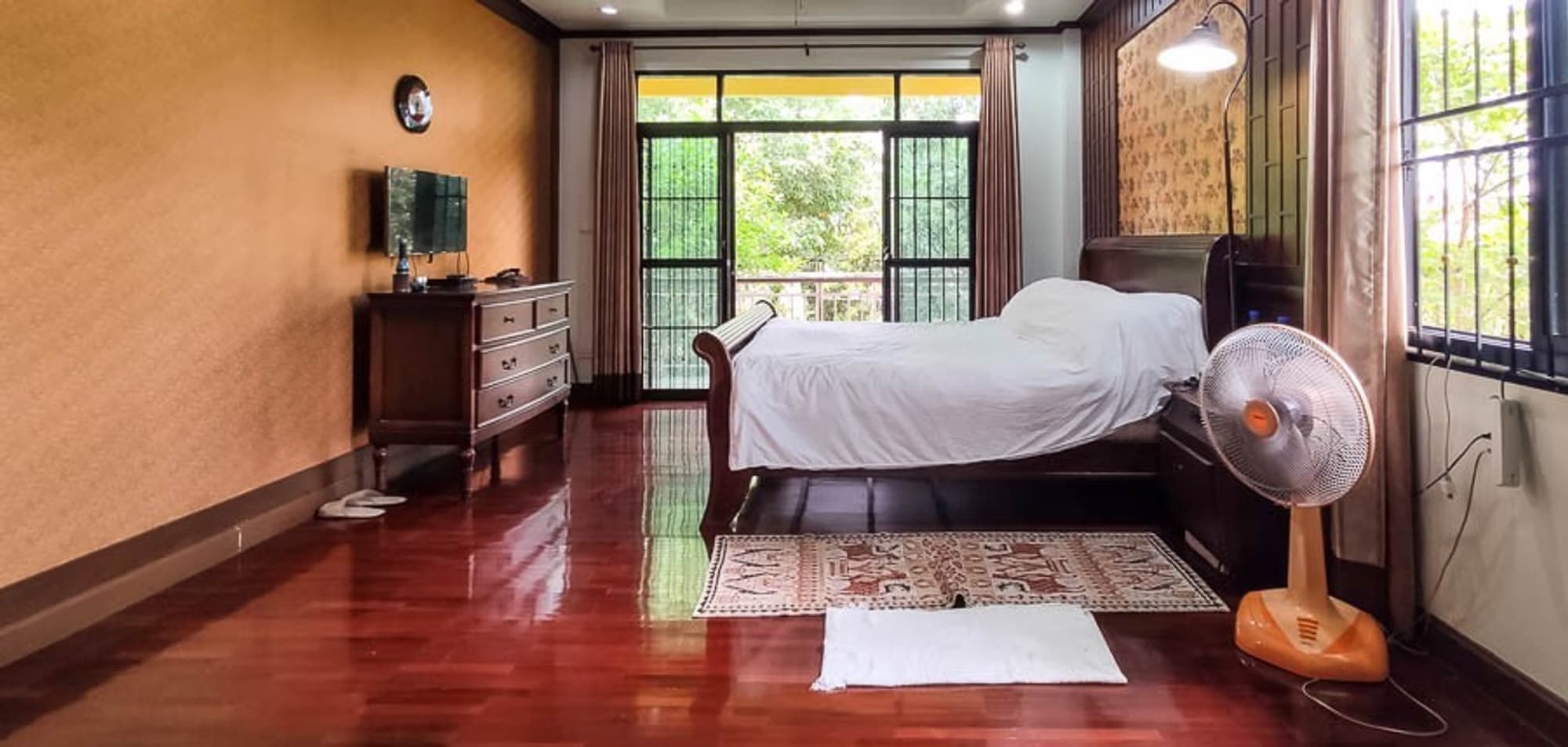 4 Bedroom House - Image 12
