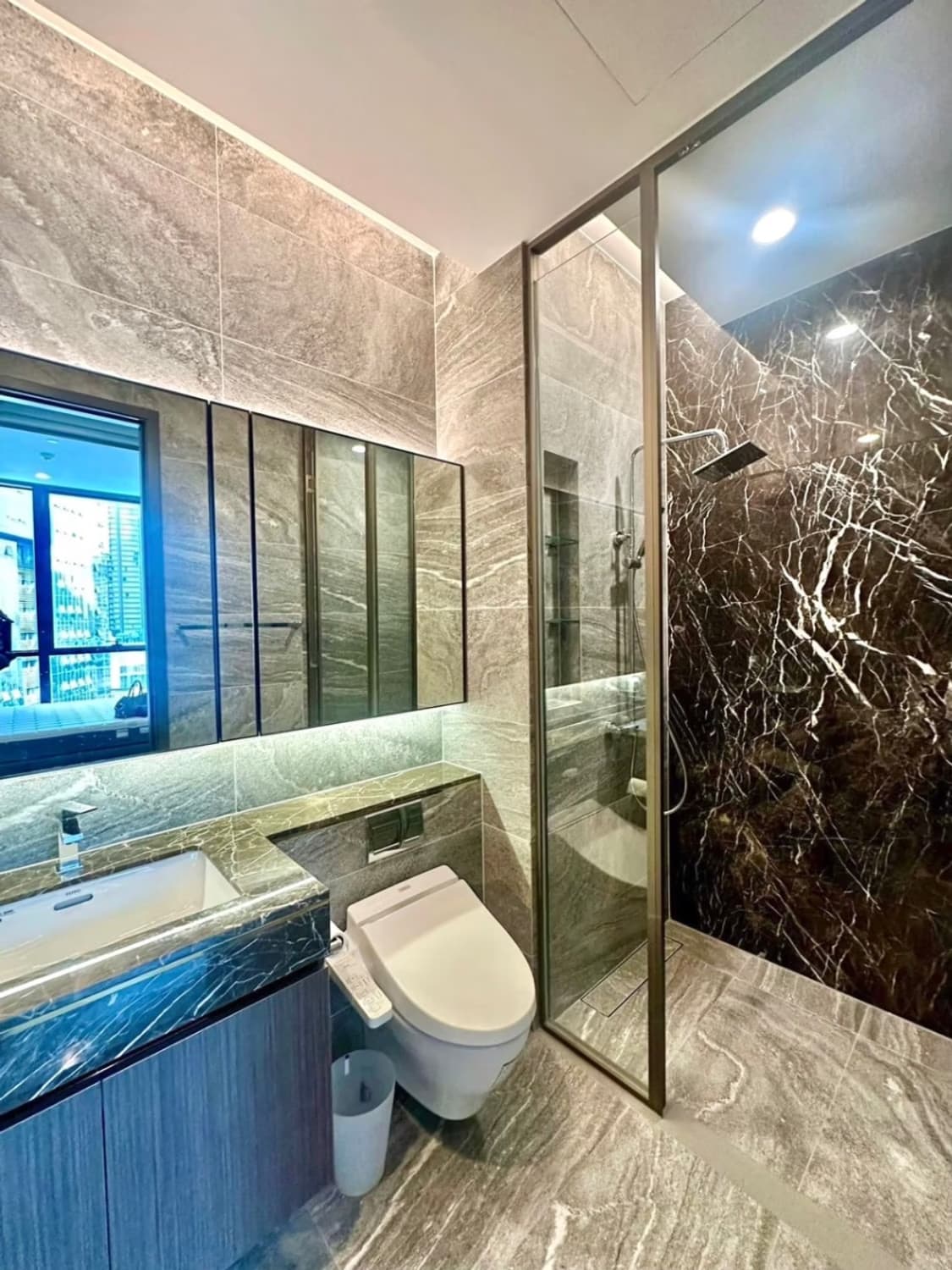 1 Bed Condo for Rent in Khlong Toei - Image 11