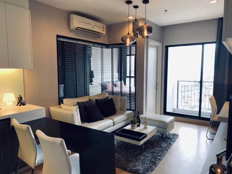 Urbano Absolute Sathon-Taksin