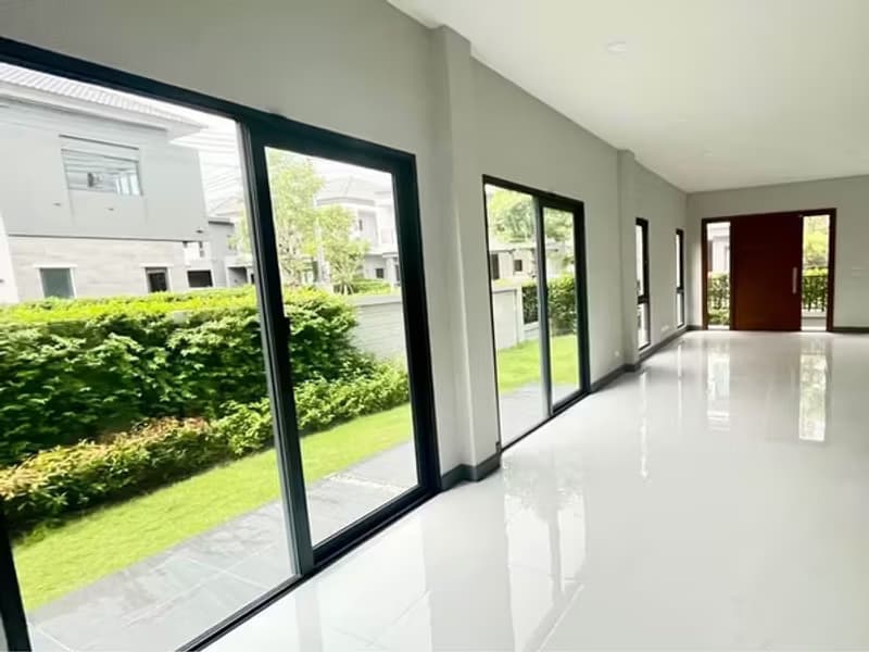 House for Sale in Bang Phli.
