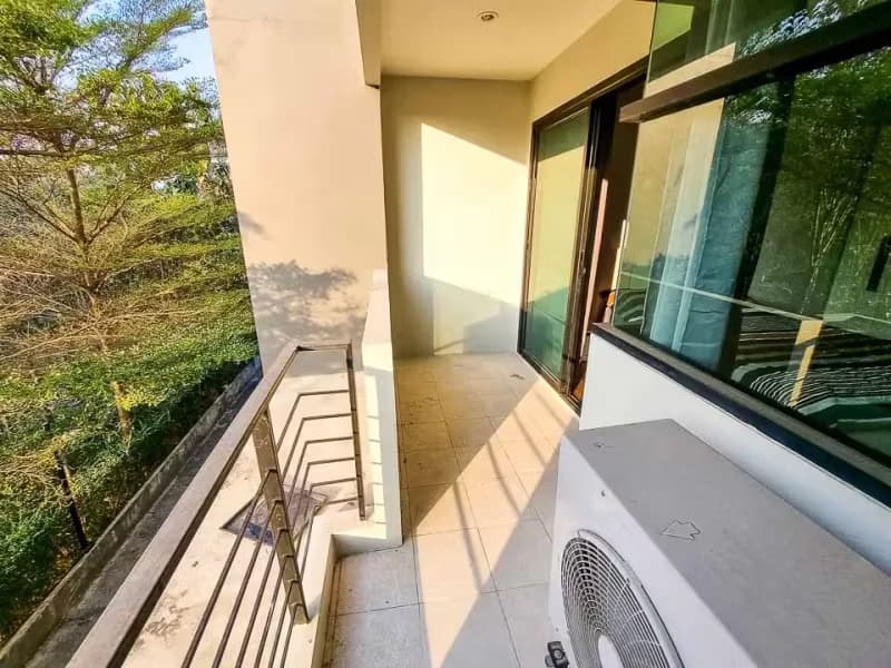 1 Bedroom Condo