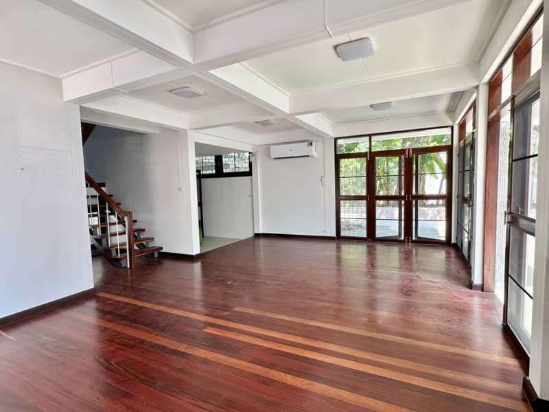 4 Bed House for Rent in Phra Khanong