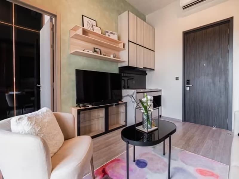 1 Bedroom Condo