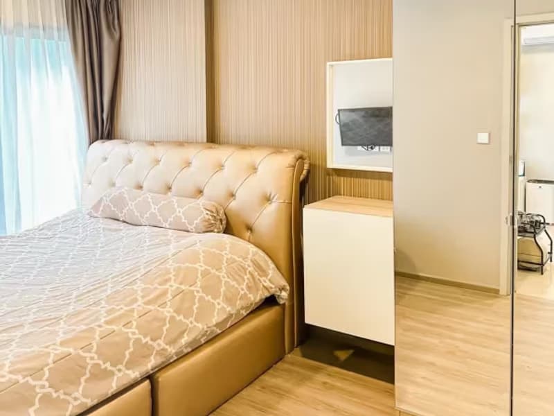 2 Bedroom Condo For Rent 