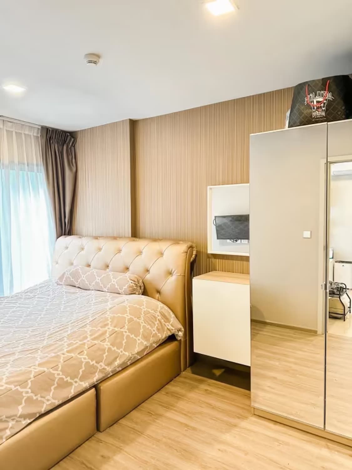 2 Bedroom Condo For Rent  - Image 9