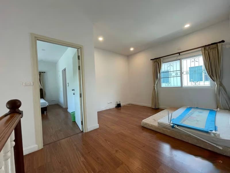 4 Bed House for Sale in Saraphi