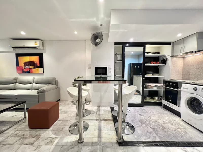 Condo for Rent, Sale at Hillside 3