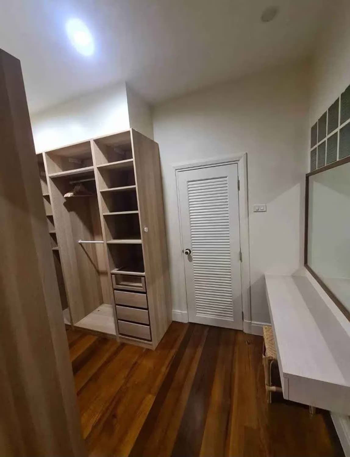 5 Bed House for Rent in Khlong Toei - Image 19