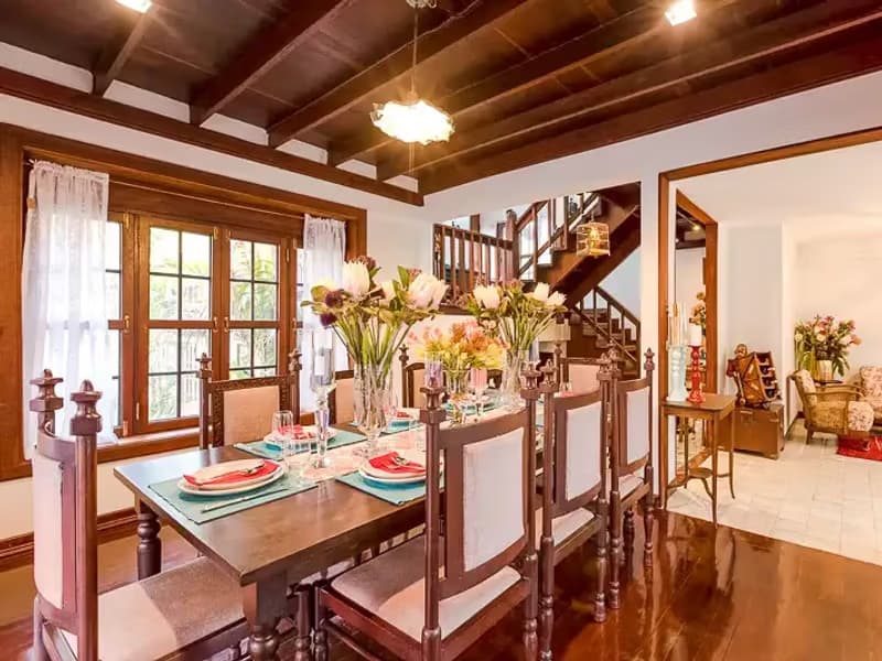 5 Bedroom House