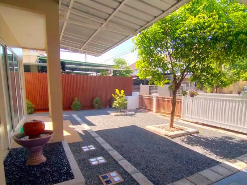 4 Bed House for Rent in San Kamphaeng District