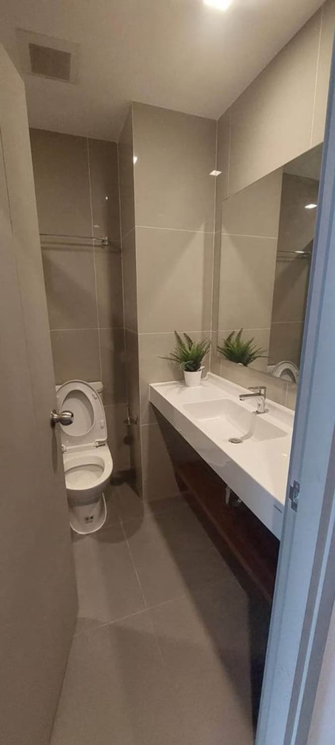 1 Bedroom CondoCondo for Rent at Ideo Rama 9 - Asoke  - Image 4