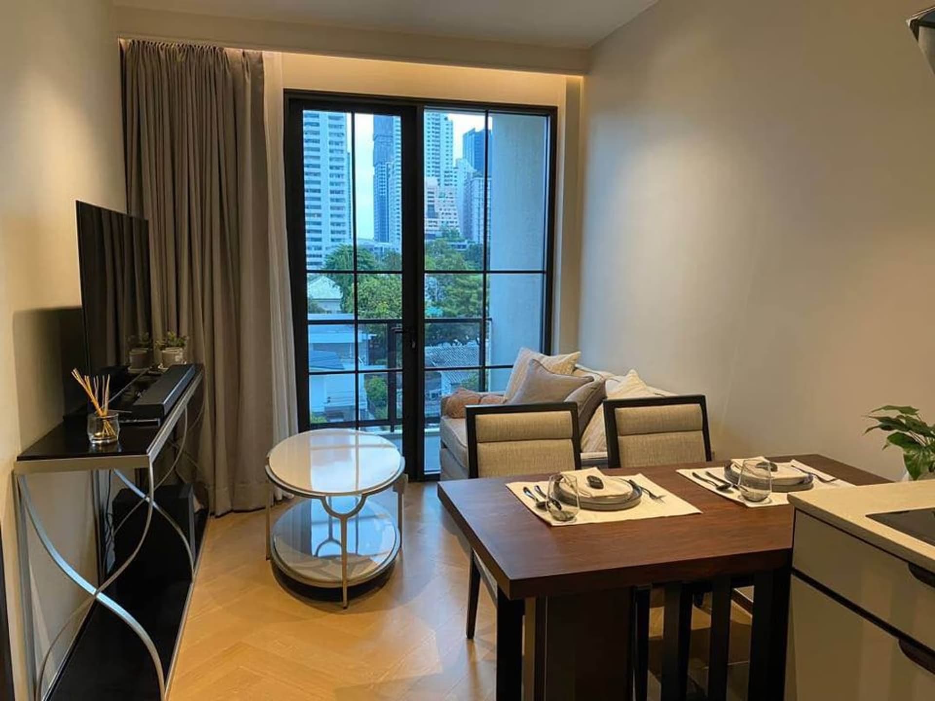 Condo for Rent at The Reserve Sukhumvit 61 - Image 1