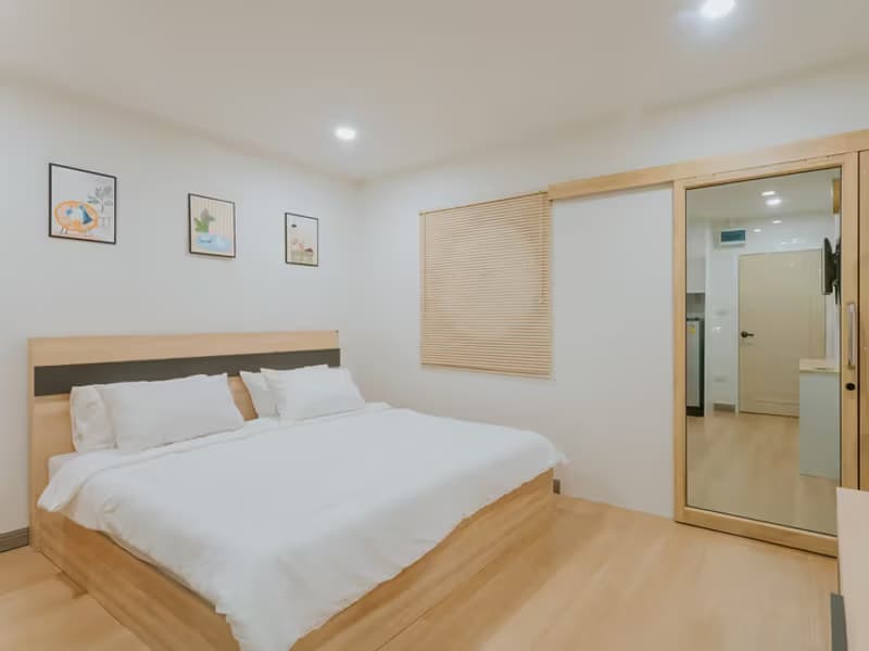1 Bedroom Condo