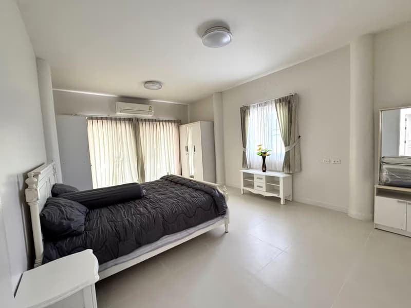 4 Bed House for Rent in San Kamphaeng