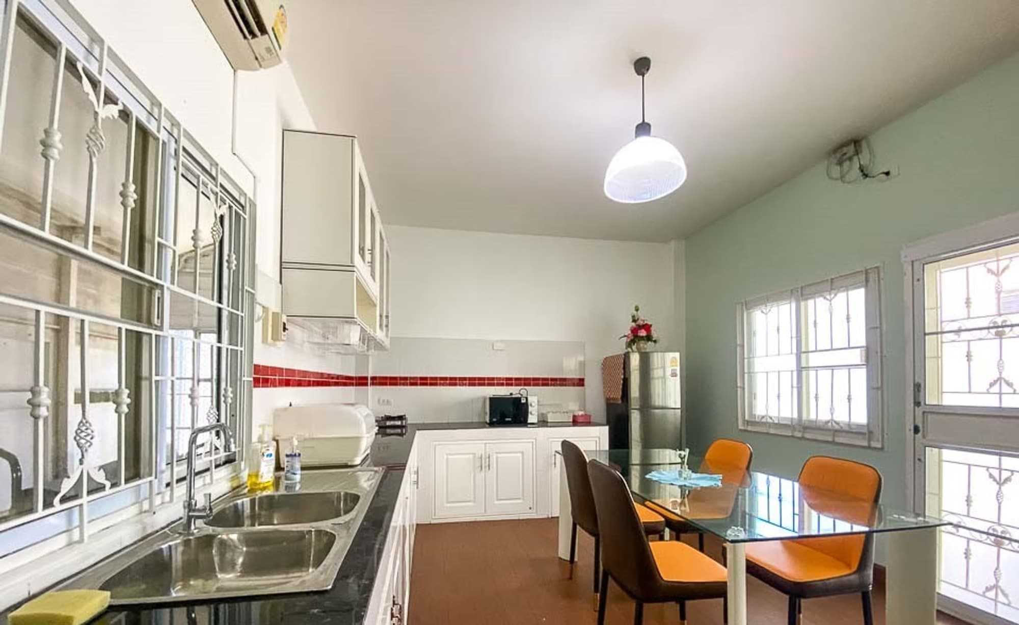 4 Bedroom House - Image 10