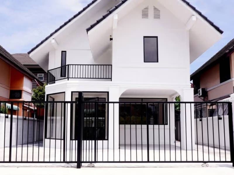 3 Bed House for Rent in Bang Na