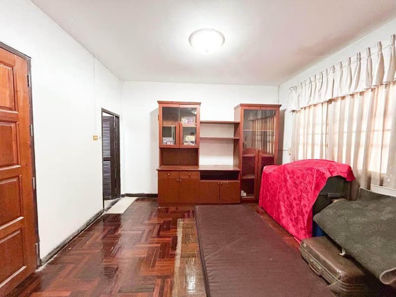 3 Bed Townhouse for Sale in Phra Khanong